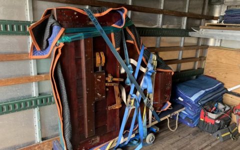 piano in truck